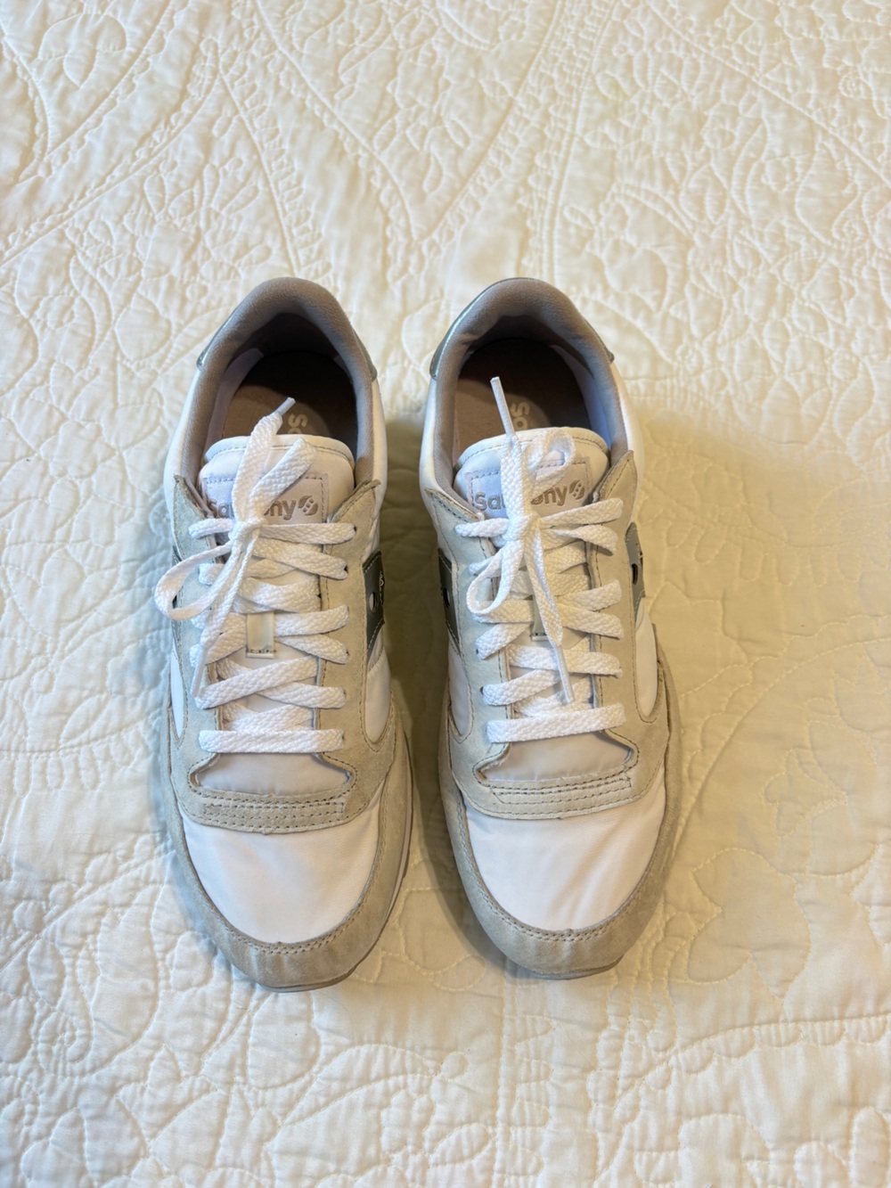 Saucony White and Gray Retro Runner Sneakers